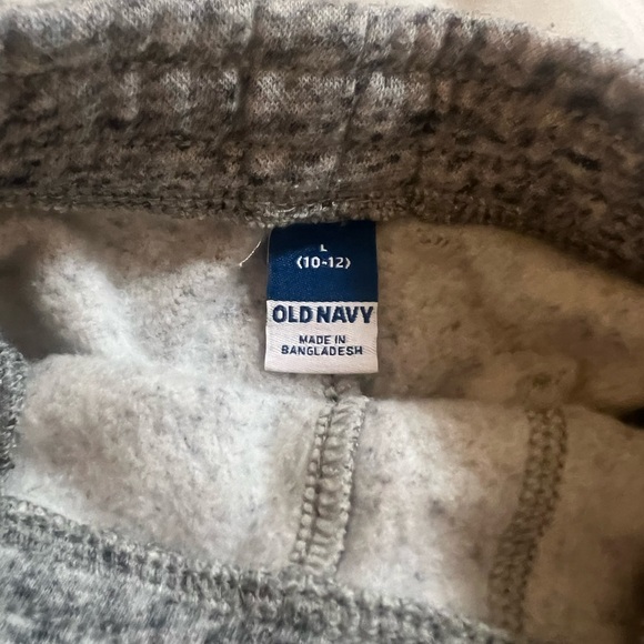 Boys sweat shorts EUC - Picture 2 of 4